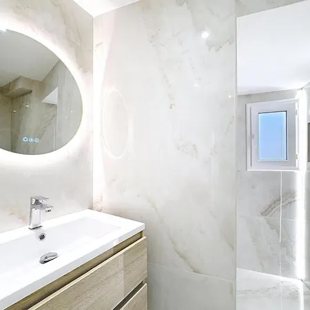 Repere Des Artistes - Central, 3mn From Beach, 10mn Palais, Modern, Ac, Balcony